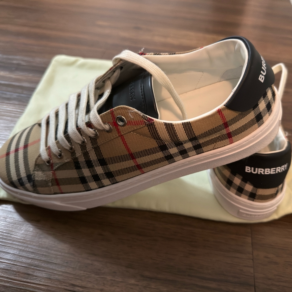 Burberry Tan Plaid Men's Sneakers euc